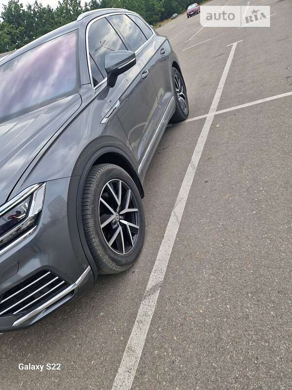 2019 volkswagen touareg