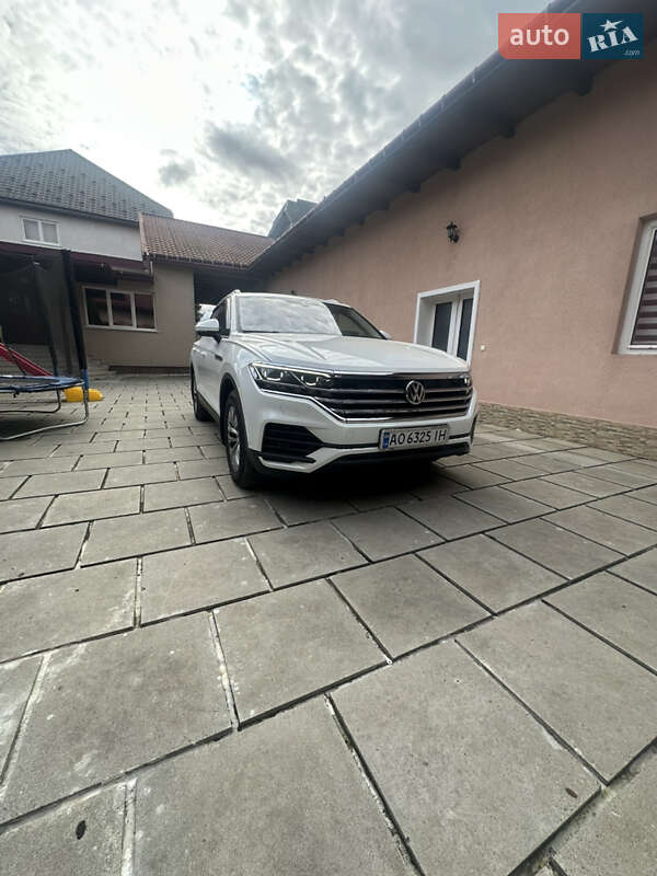 2019 volkswagen touareg