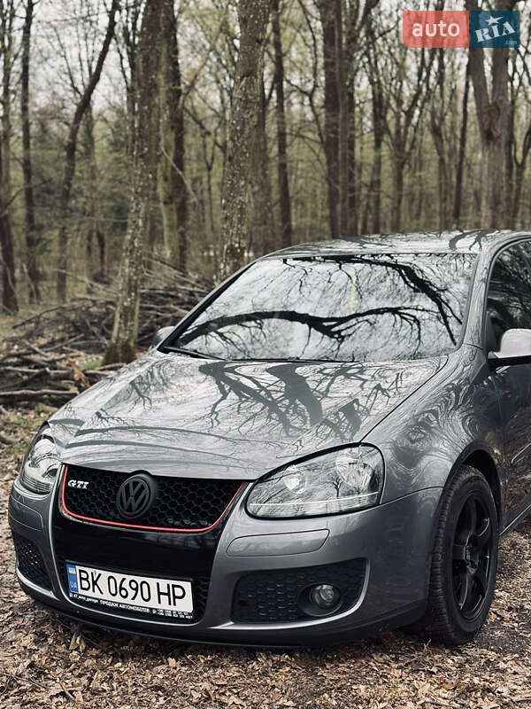 2005 volkswagen golf