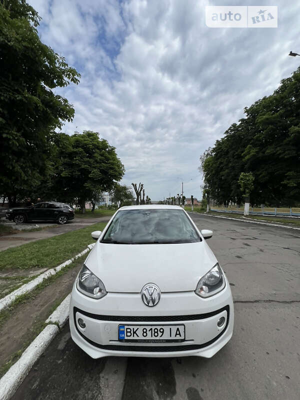 2013 volkswagen up