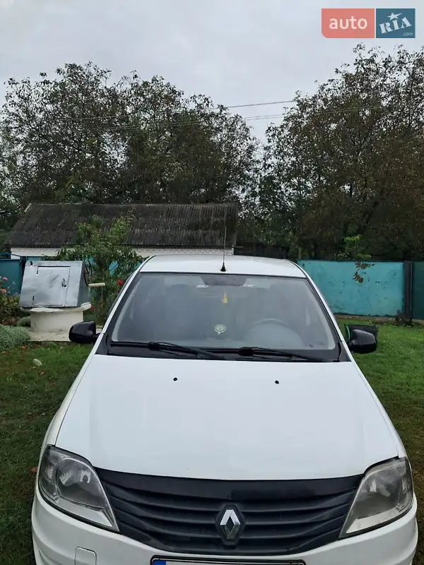 2011 renault logan