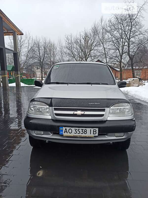 2004 chevrolet niva