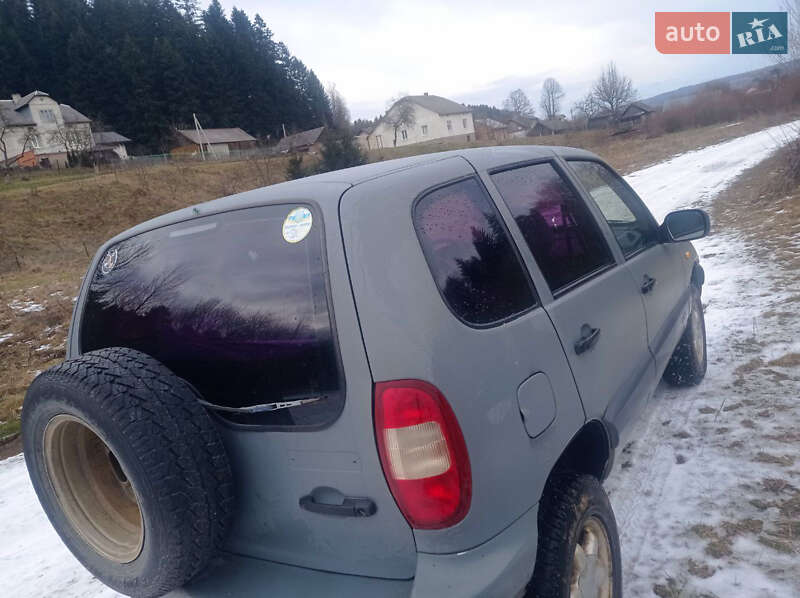 2004 chevrolet niva
