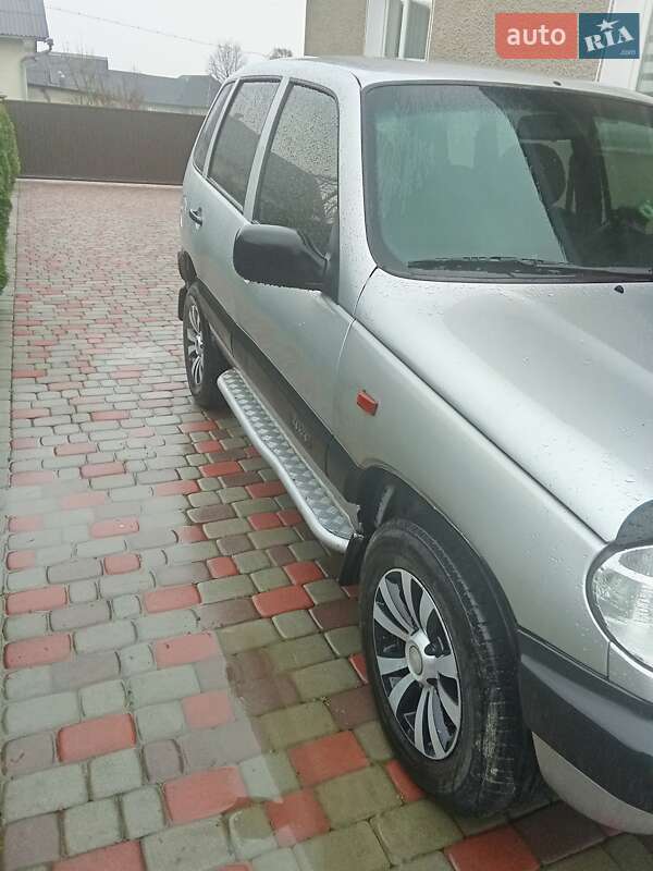 2004 chevrolet niva