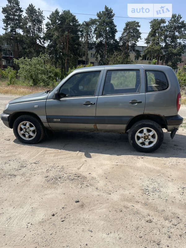 2005 chevrolet niva