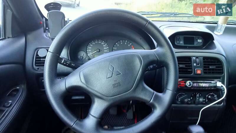 2002 mitsubishi carisma