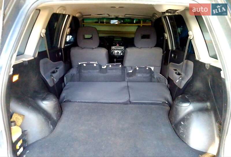 2004 mitsubishi space star