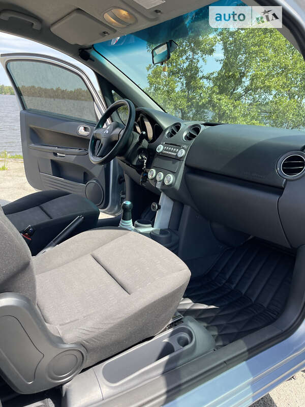 2006 mitsubishi colt