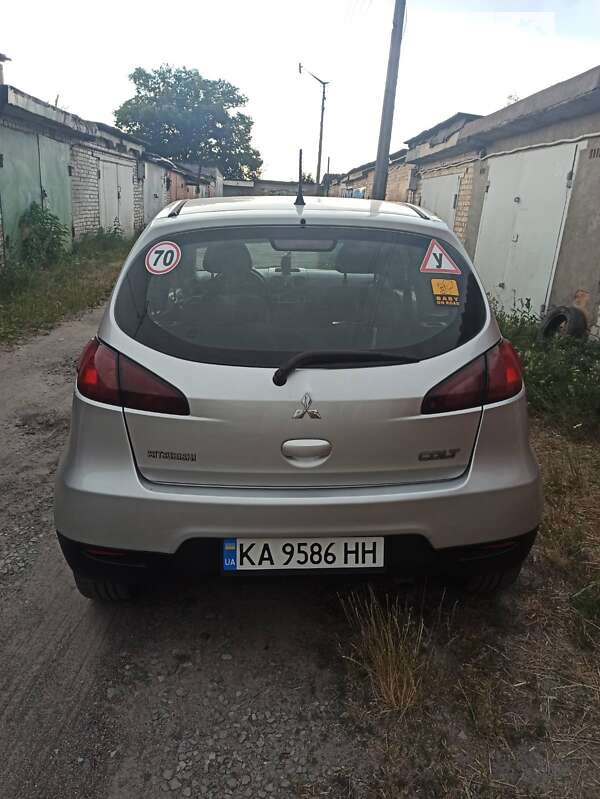 2010 mitsubishi colt