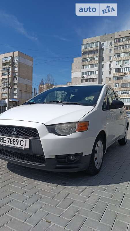 2009 mitsubishi colt