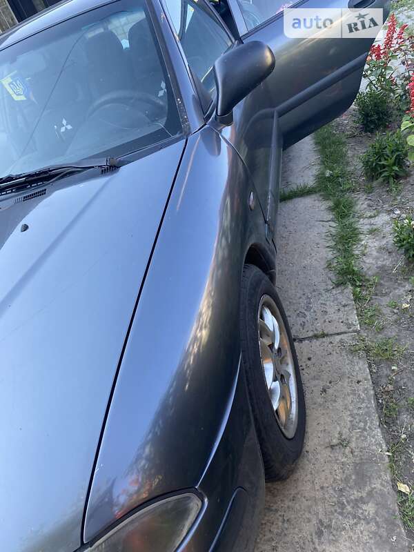2002 mitsubishi carisma