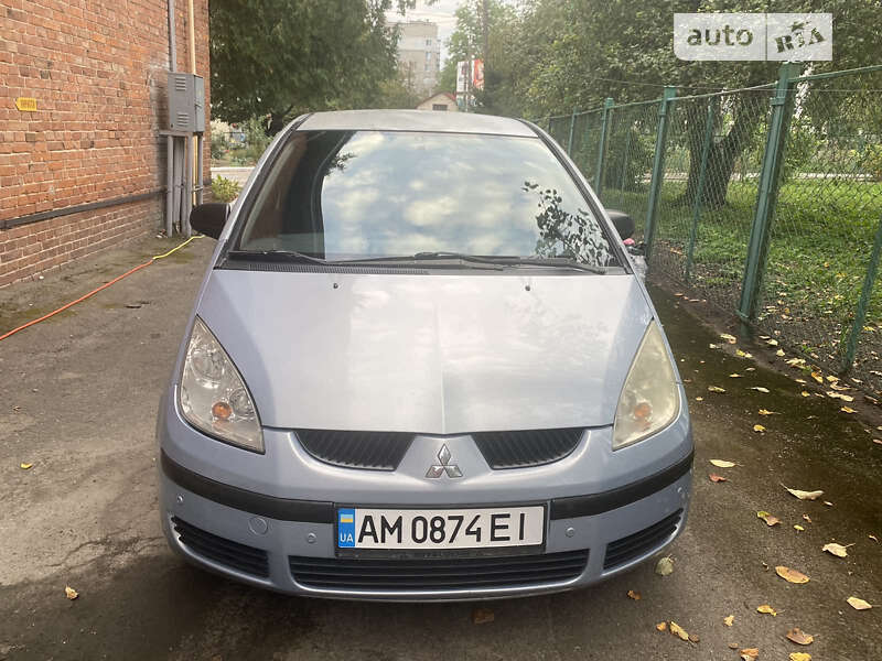 2004 mitsubishi colt