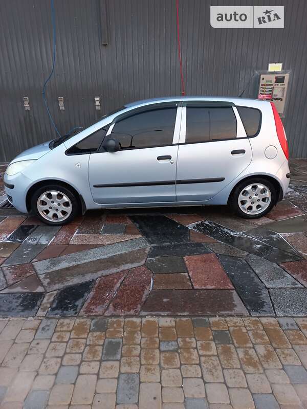 2004 mitsubishi colt