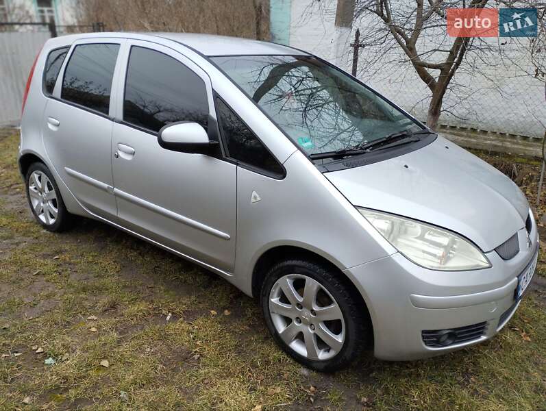 2004 mitsubishi colt