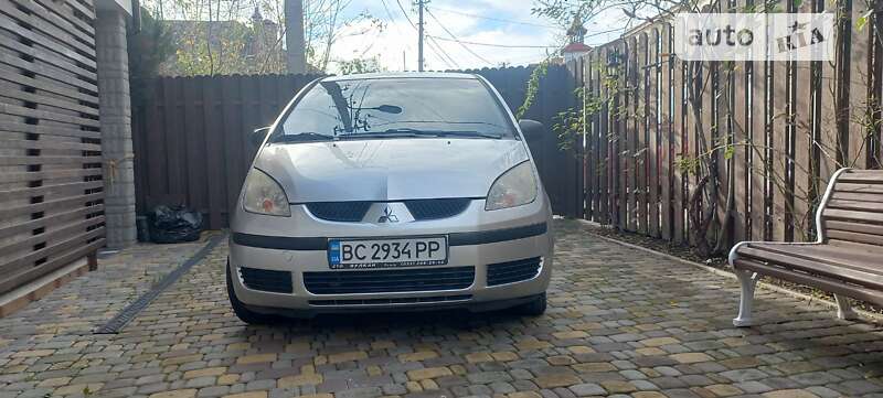 2004 mitsubishi colt