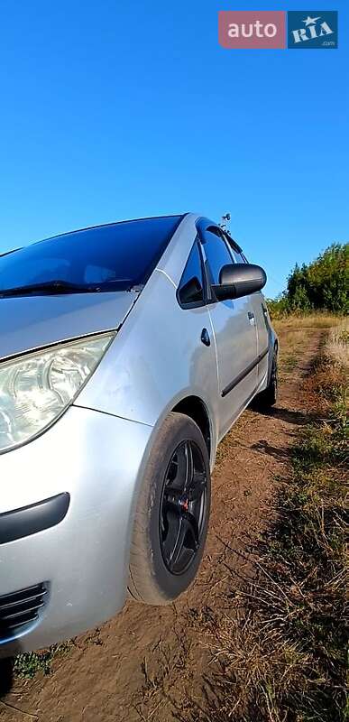 2005 mitsubishi colt