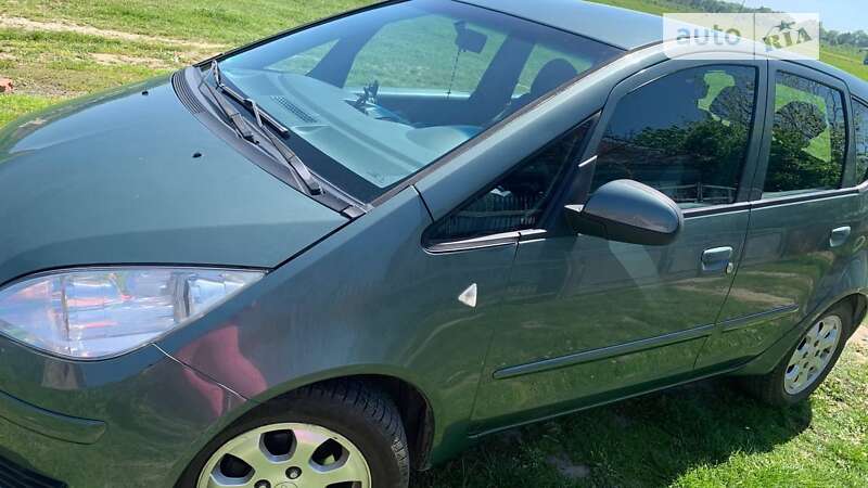 2005 mitsubishi colt