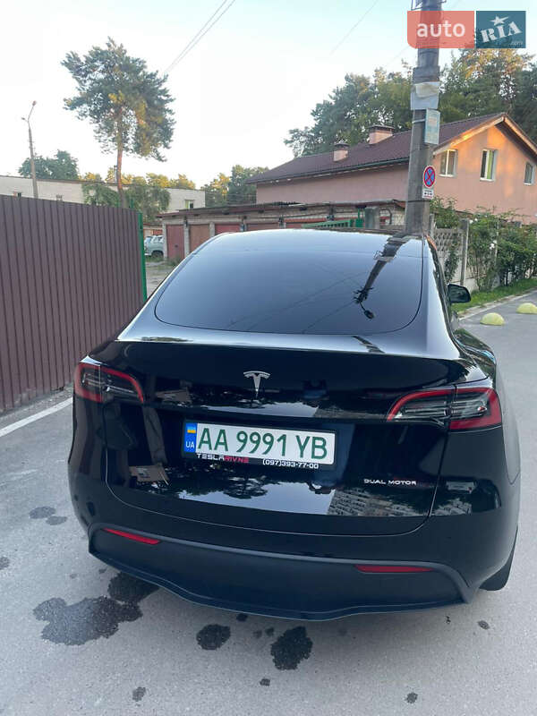 2022 tesla model y
