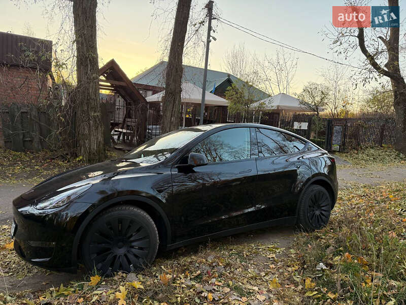 2022 tesla model y