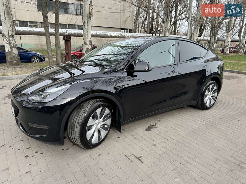2022 tesla model y