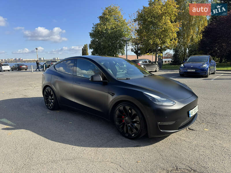 2022 tesla model y