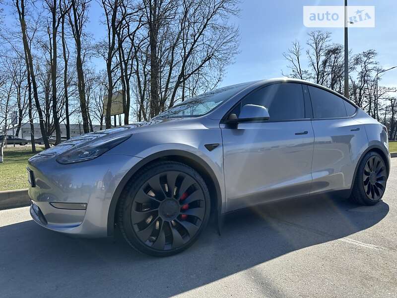 2023 tesla model y