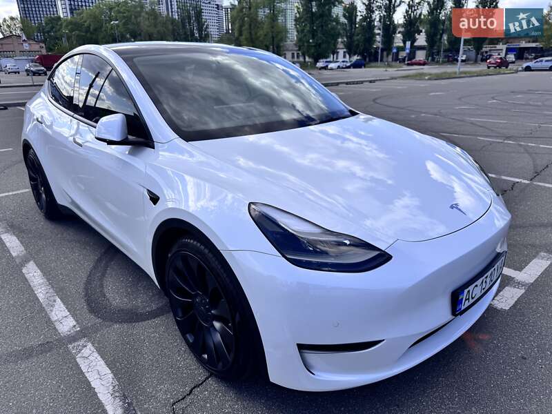 2022 tesla model y