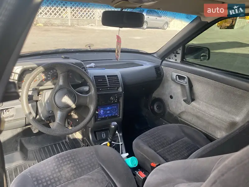 2002 vaz 21103