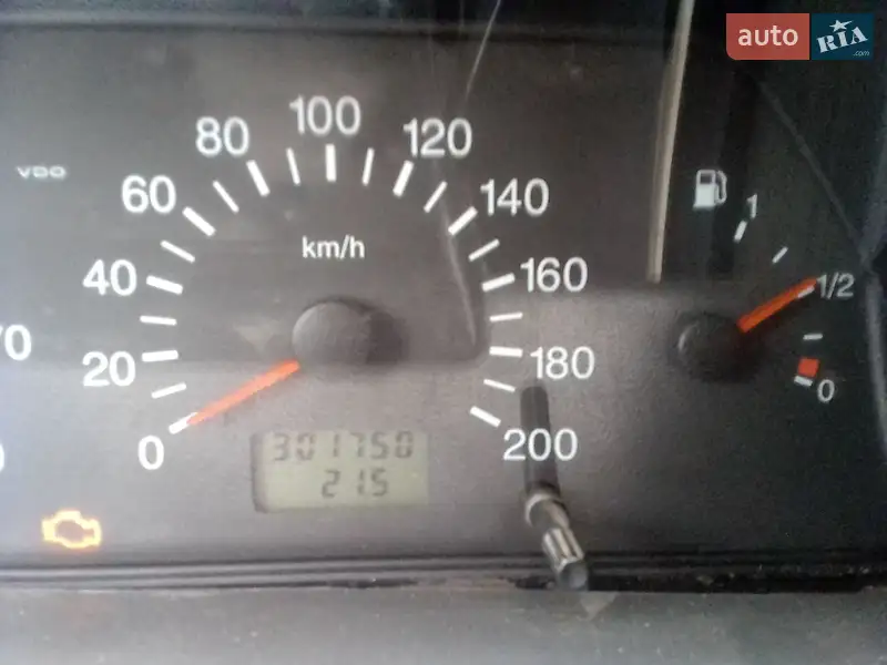 2002 vaz 21103