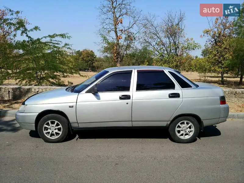 2005 vaz 21104