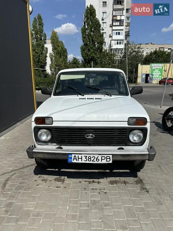 2015 lada 212140