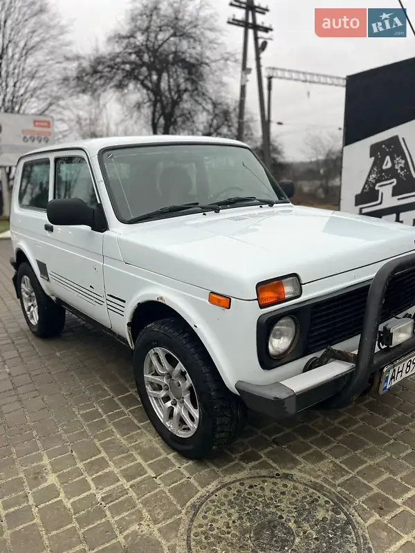2015 lada 212140