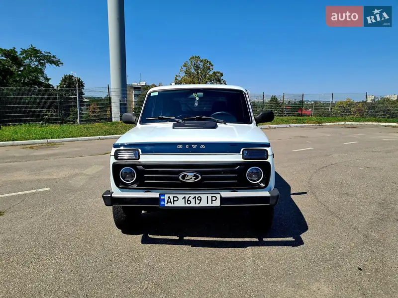 2017 lada 212140