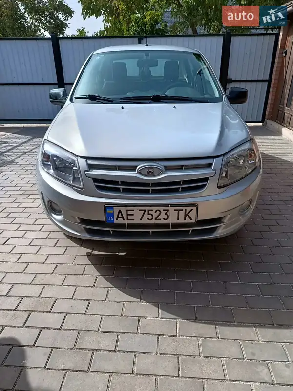 2014 lada 219010