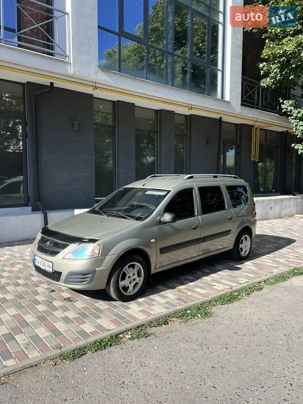 2013 lada largus