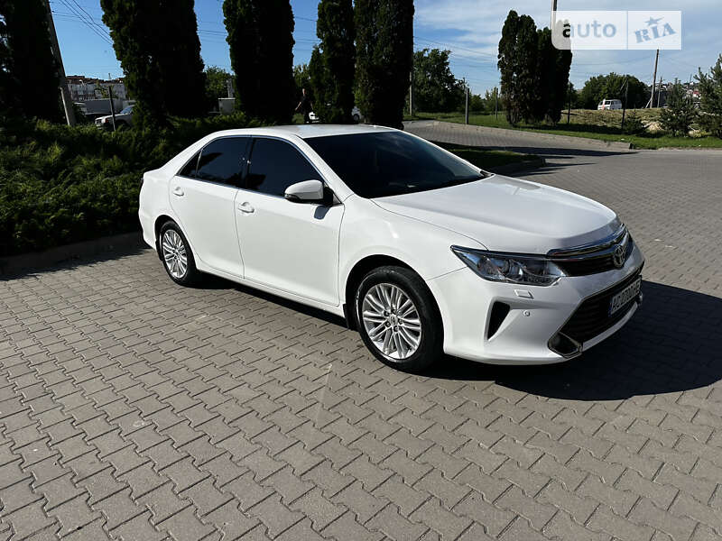 2016 toyota camry