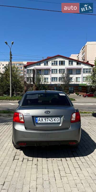 2010 kia rio