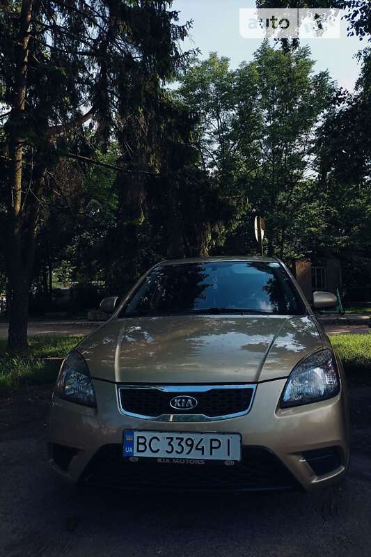 2010 kia rio