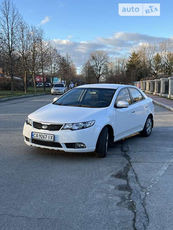 2011 kia cerato