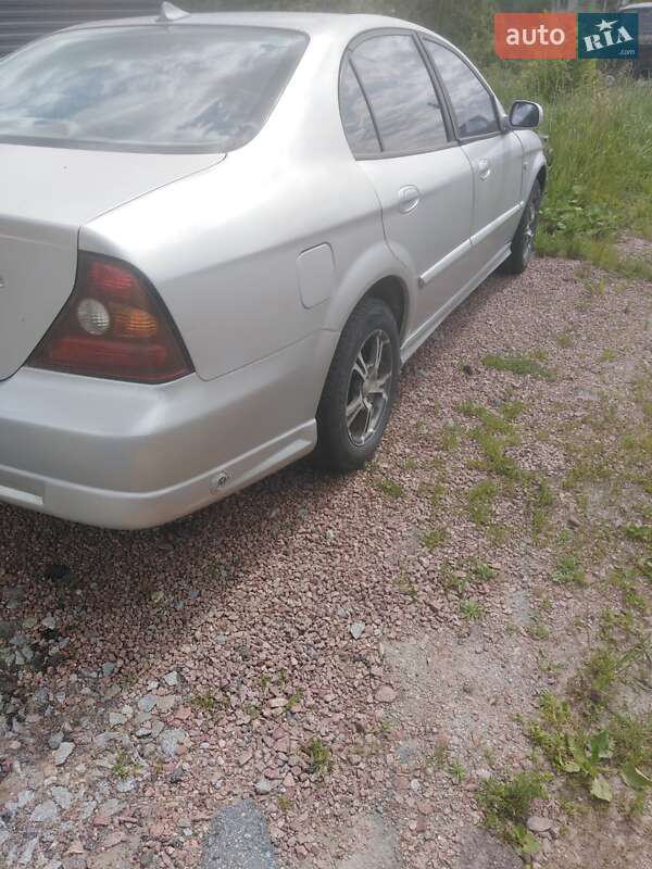 2005 chevrolet evanda