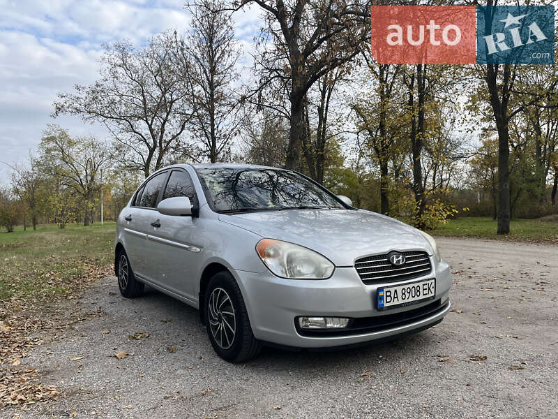 2008 hyundai accent