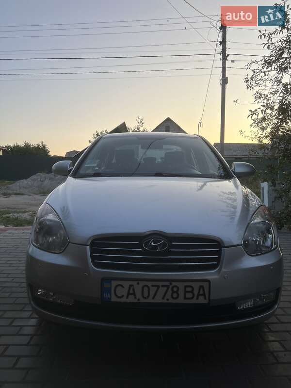 2008 hyundai accent