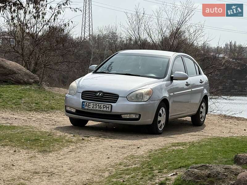 2008 hyundai accent