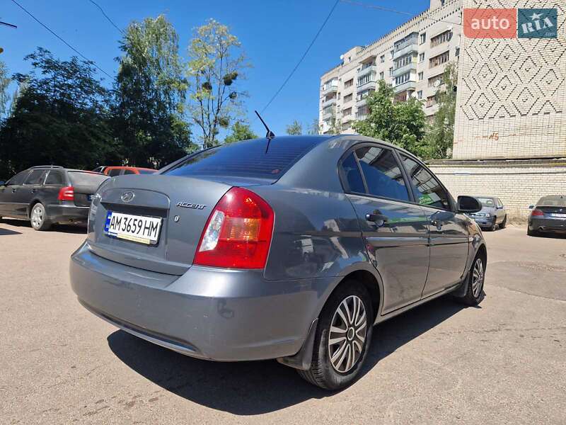 2008 hyundai accent