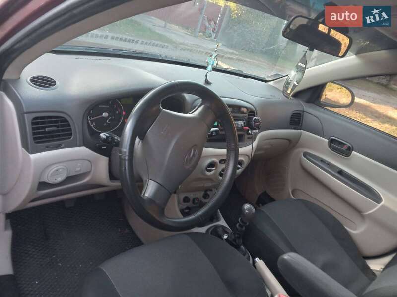 2008 hyundai accent