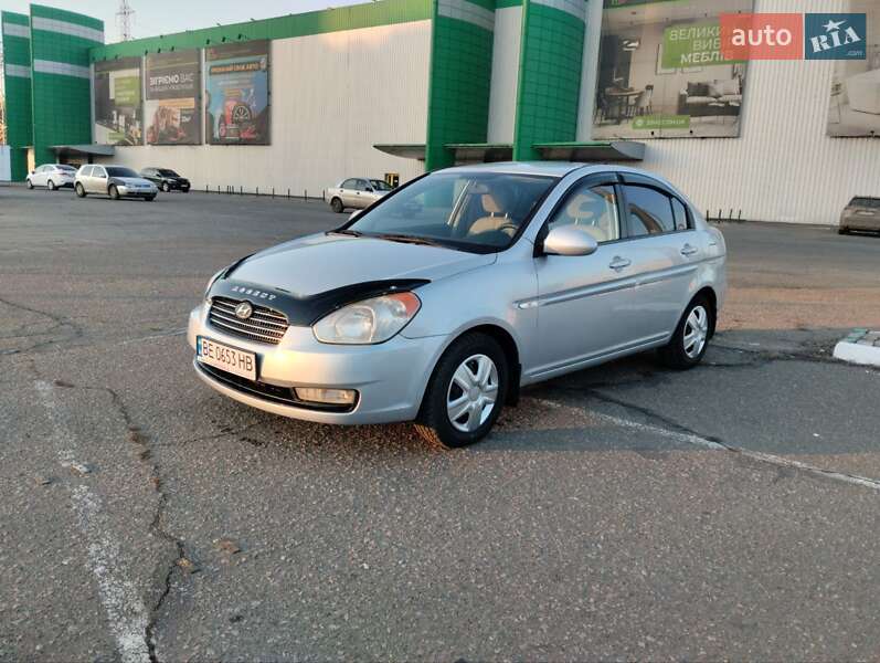 2008 hyundai accent
