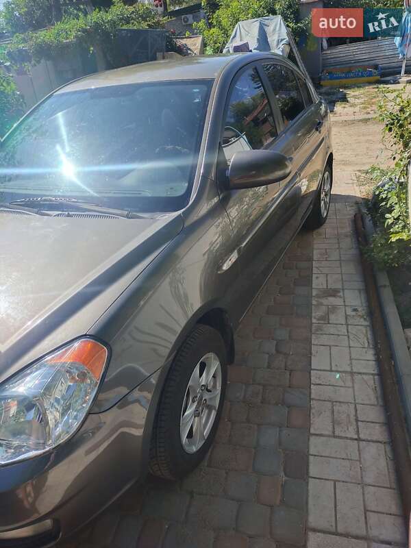 2008 hyundai accent