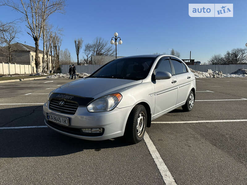 2008 hyundai accent