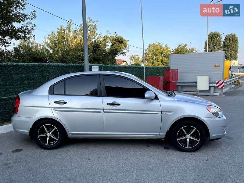 2008 hyundai accent