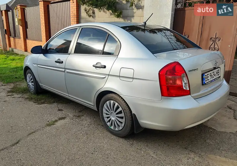 2008 hyundai accent